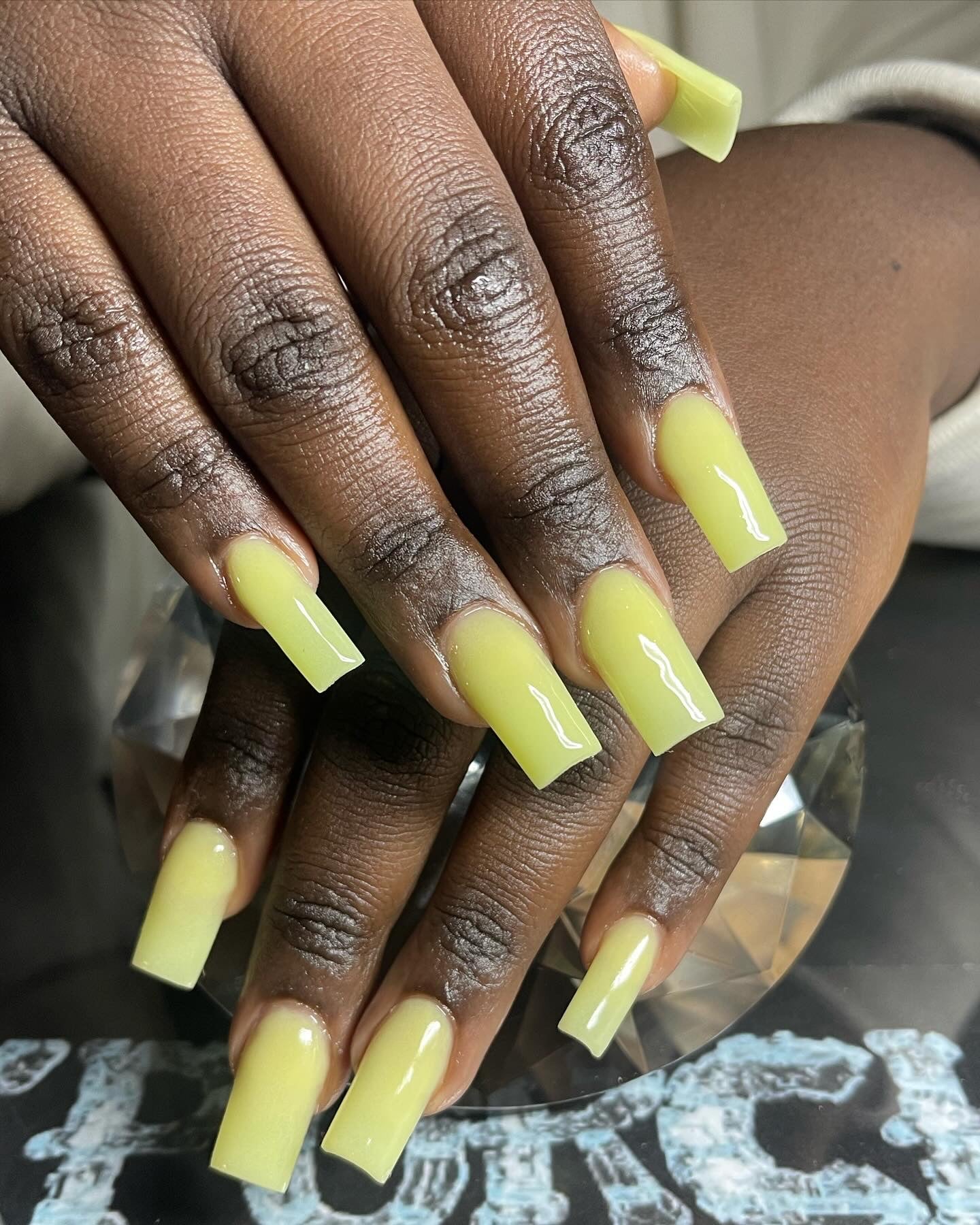 Acrylic Nails - MEDIUM