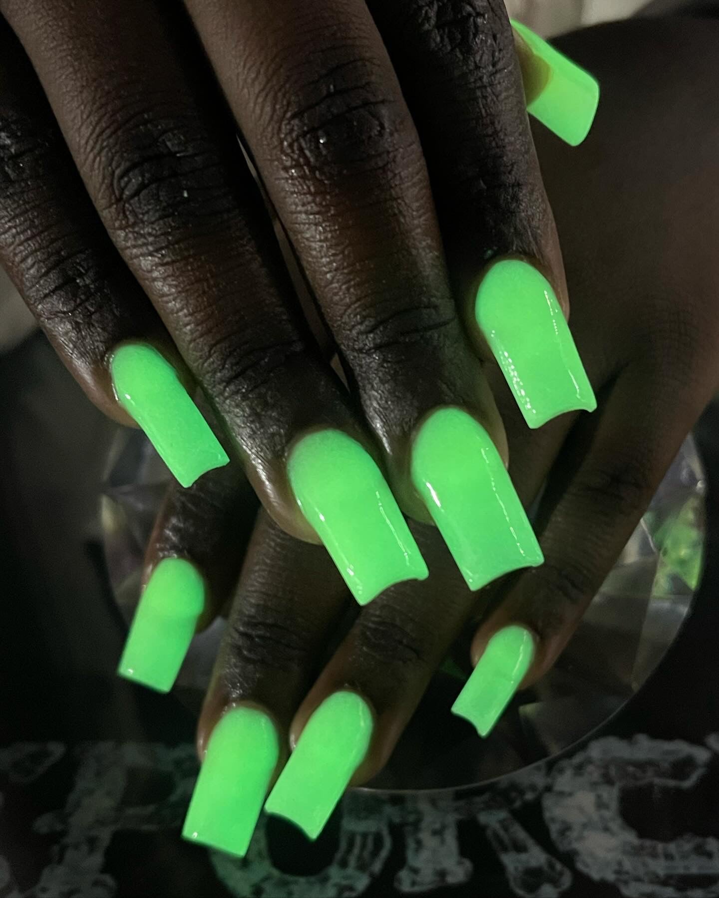 Acrylic Nails - MEDIUM